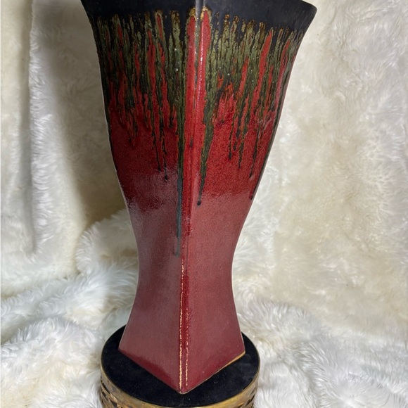 Bombay Red and Black Ceramic Vase - Picture 3 of 9
